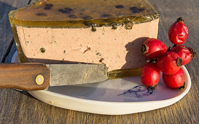 Feine Leberpastete trifft grünen Pfeffergenuss